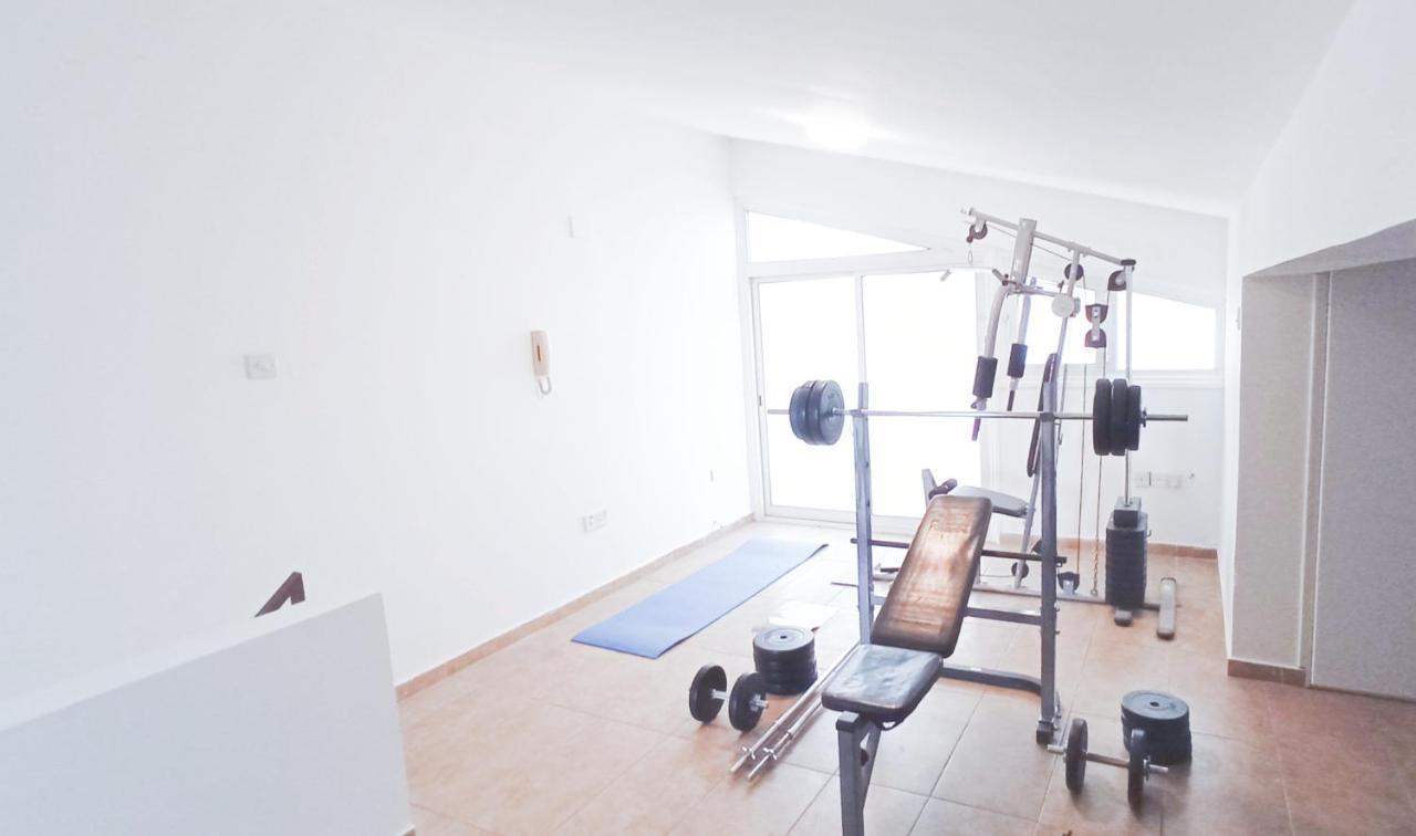 Luxury Private Rooms -Sea View, Netflix, Gym- 5 Min From Beach! - Private Room In Shared Apartment Ларнака Экстерьер фото